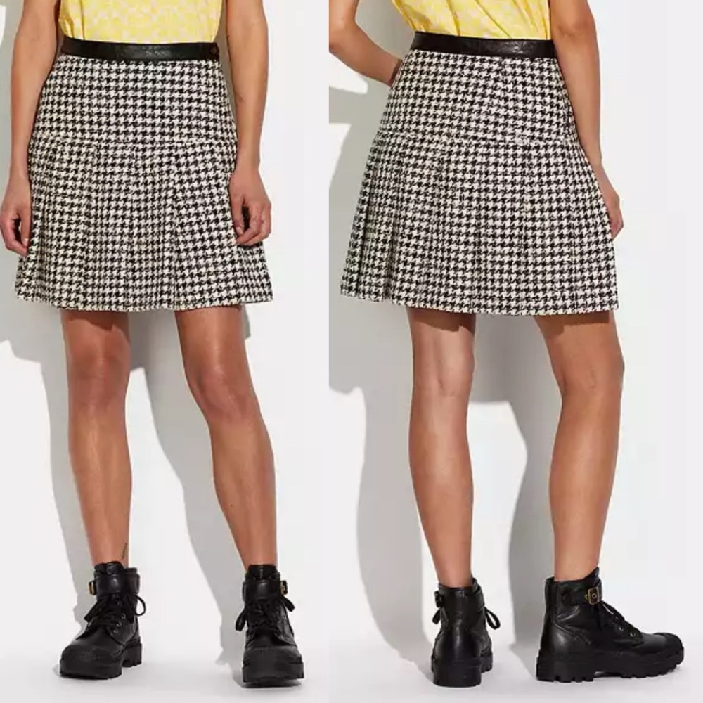 Coach | NWT Mini Bonnie Pleated Kilt in Black/Cream Houndstooth 00